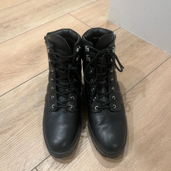 Michael kors booties - Picture 3 of 5